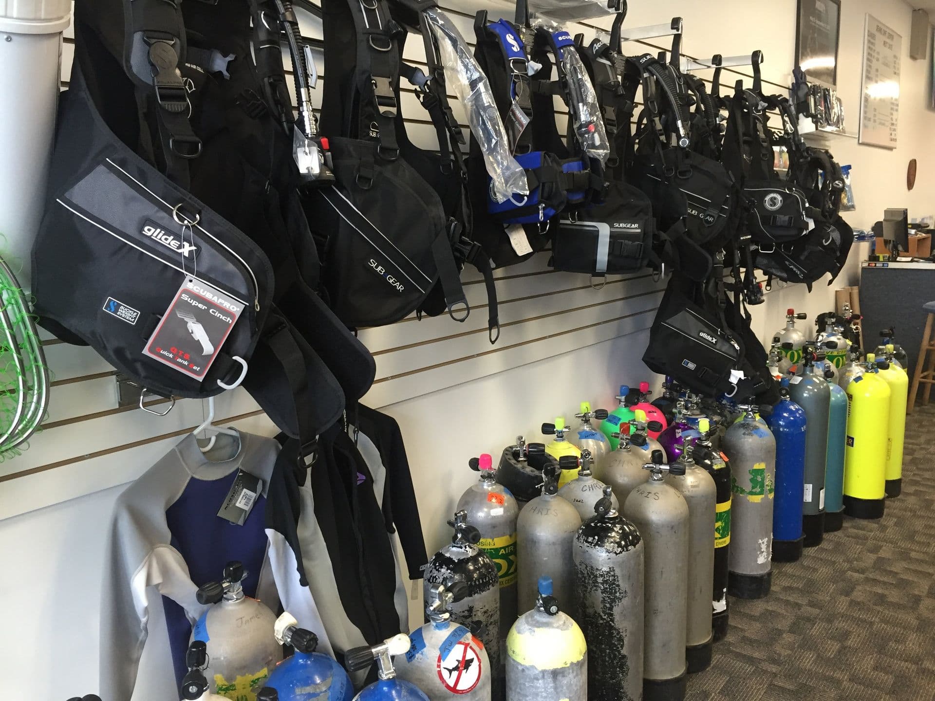 Dean's Dive Center — photo 2